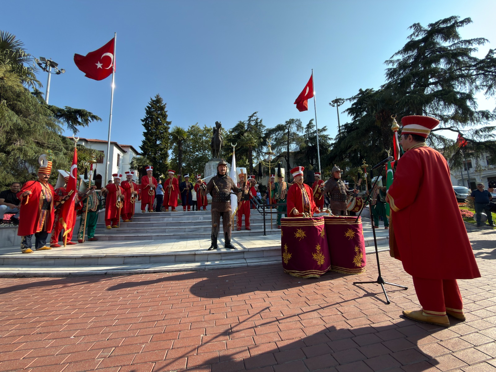 Altın Karagöz'e görkemli açılış