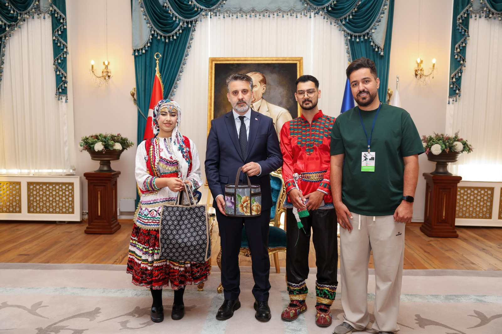 Altın Karagöz ekiplerinden Başkan Vekili Biba'ya ziyaret