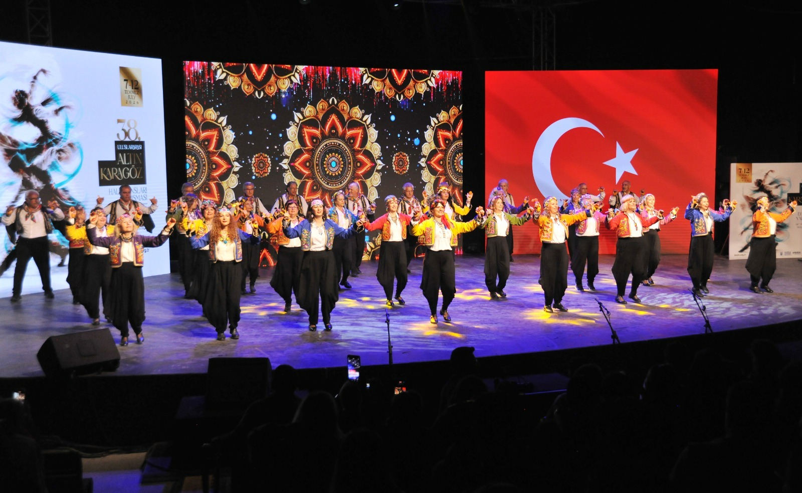 Altın Karagöz'de kültürlerin buluşması sürüyor