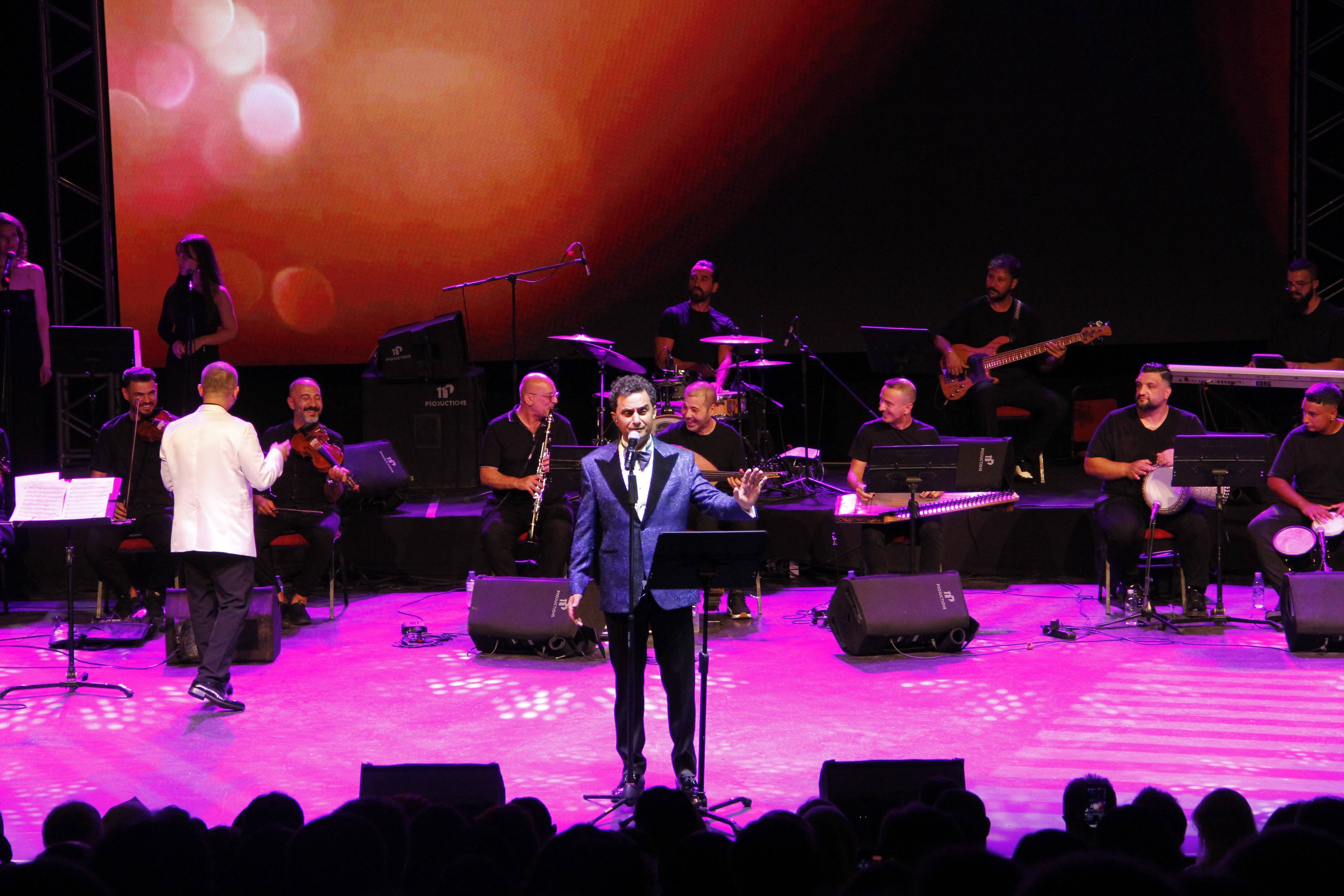 Bursa Festivali’nde Zeki Mürenli gece