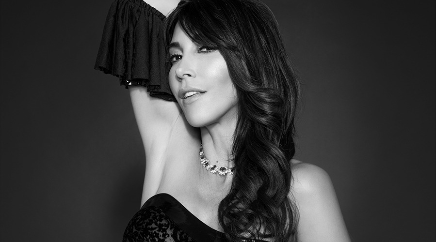 HANDE YENER